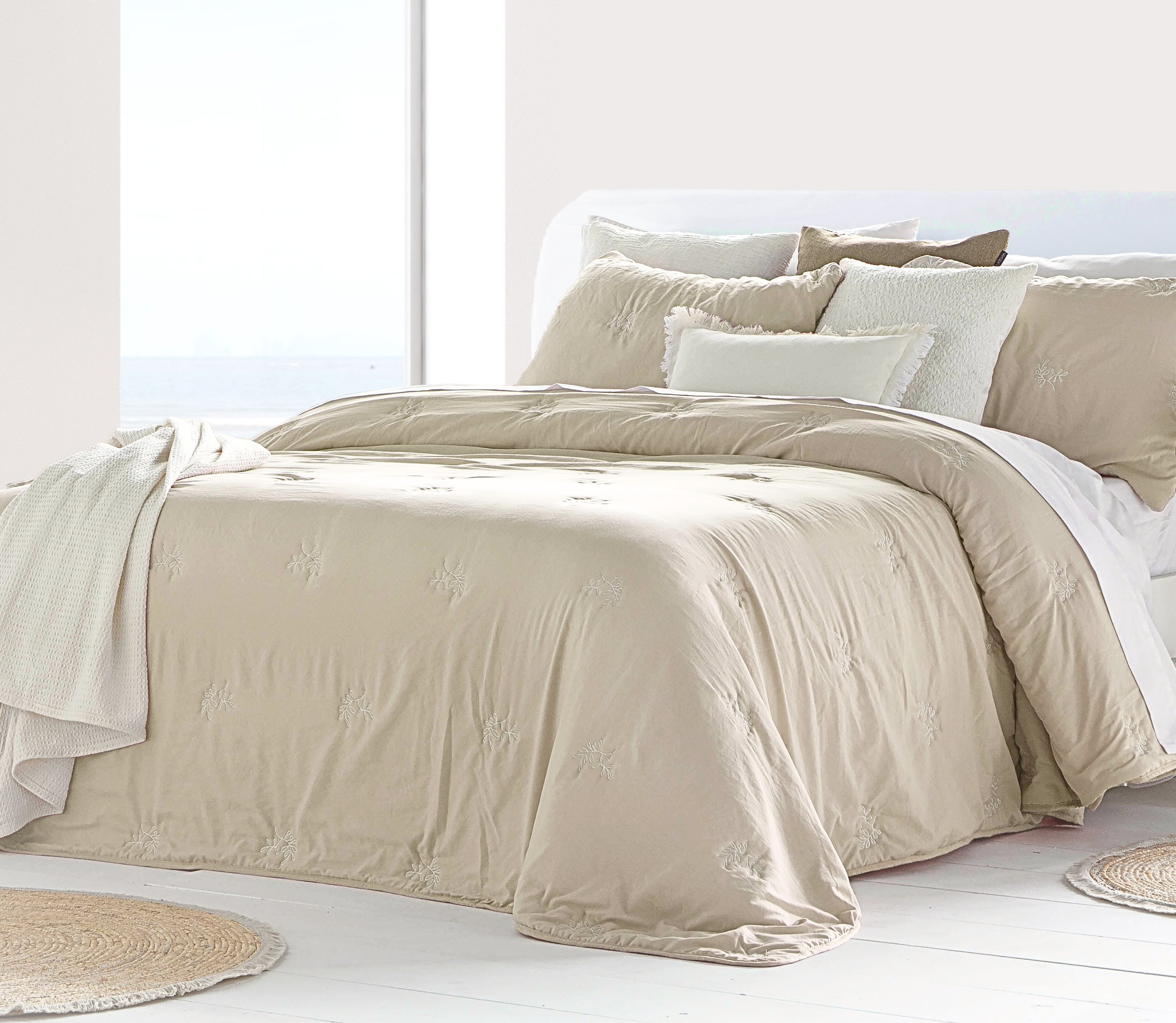 Embroidered Bedspread Lana Beige